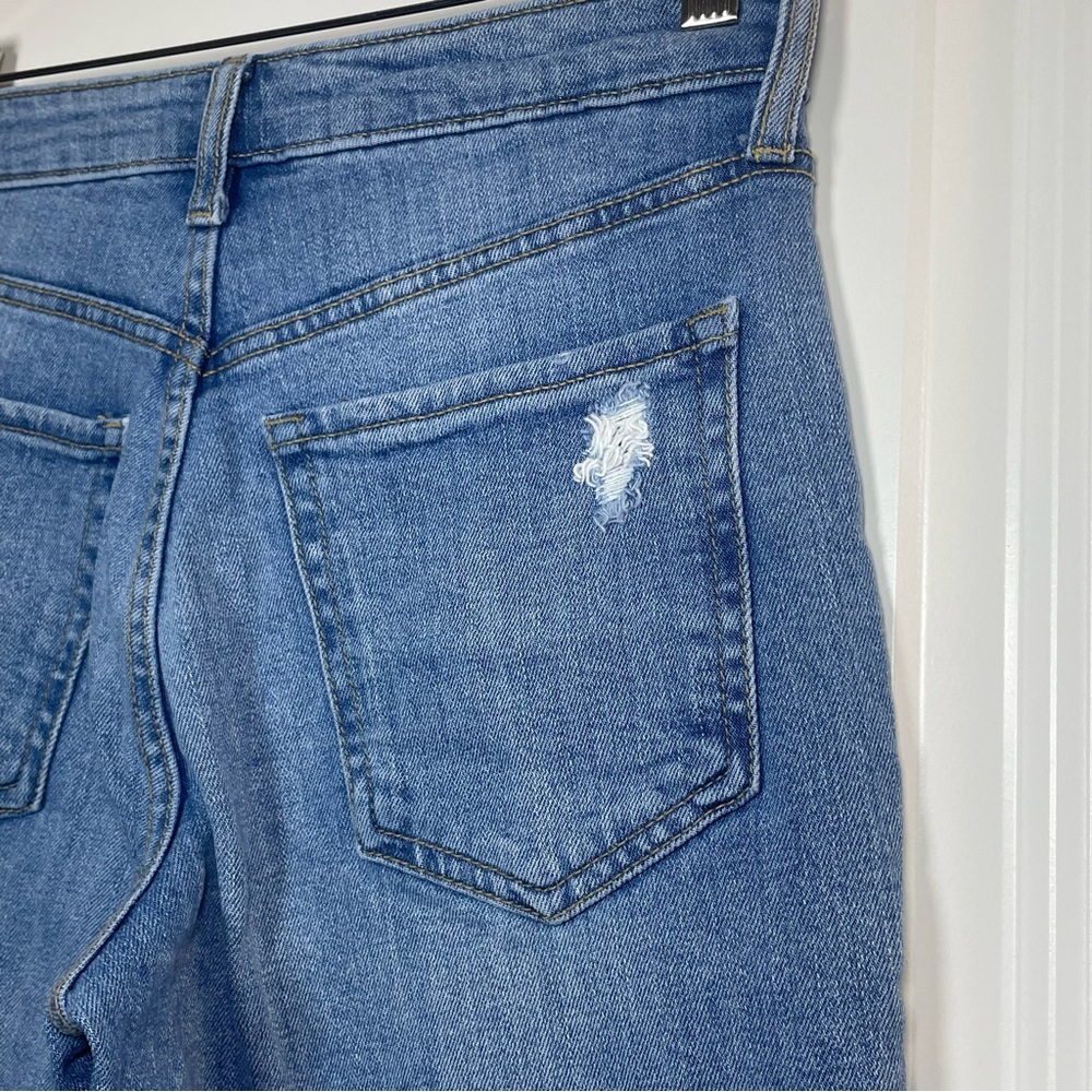 Old Navy Light Wash Distressed Jeans Raw Hem Straight Leg Casual Trendy - Picture 3 of 9